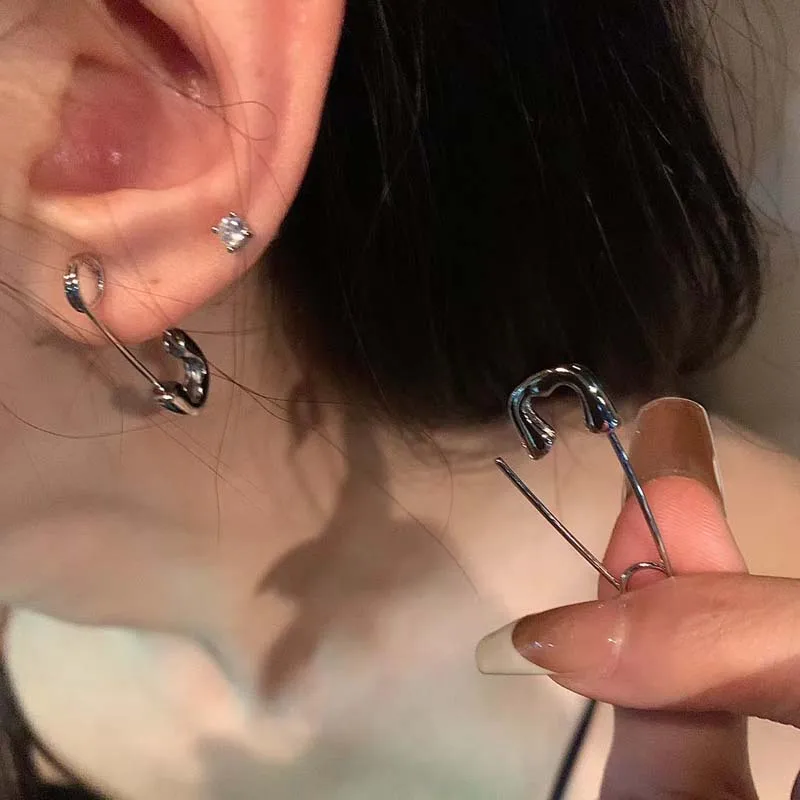 Vintage Goth Silber Farbe Pin Ohrringe für Frauen Egirl trend ige Party hohle Herz Ohrringe Modeschmuck Accessoires als Geschenk