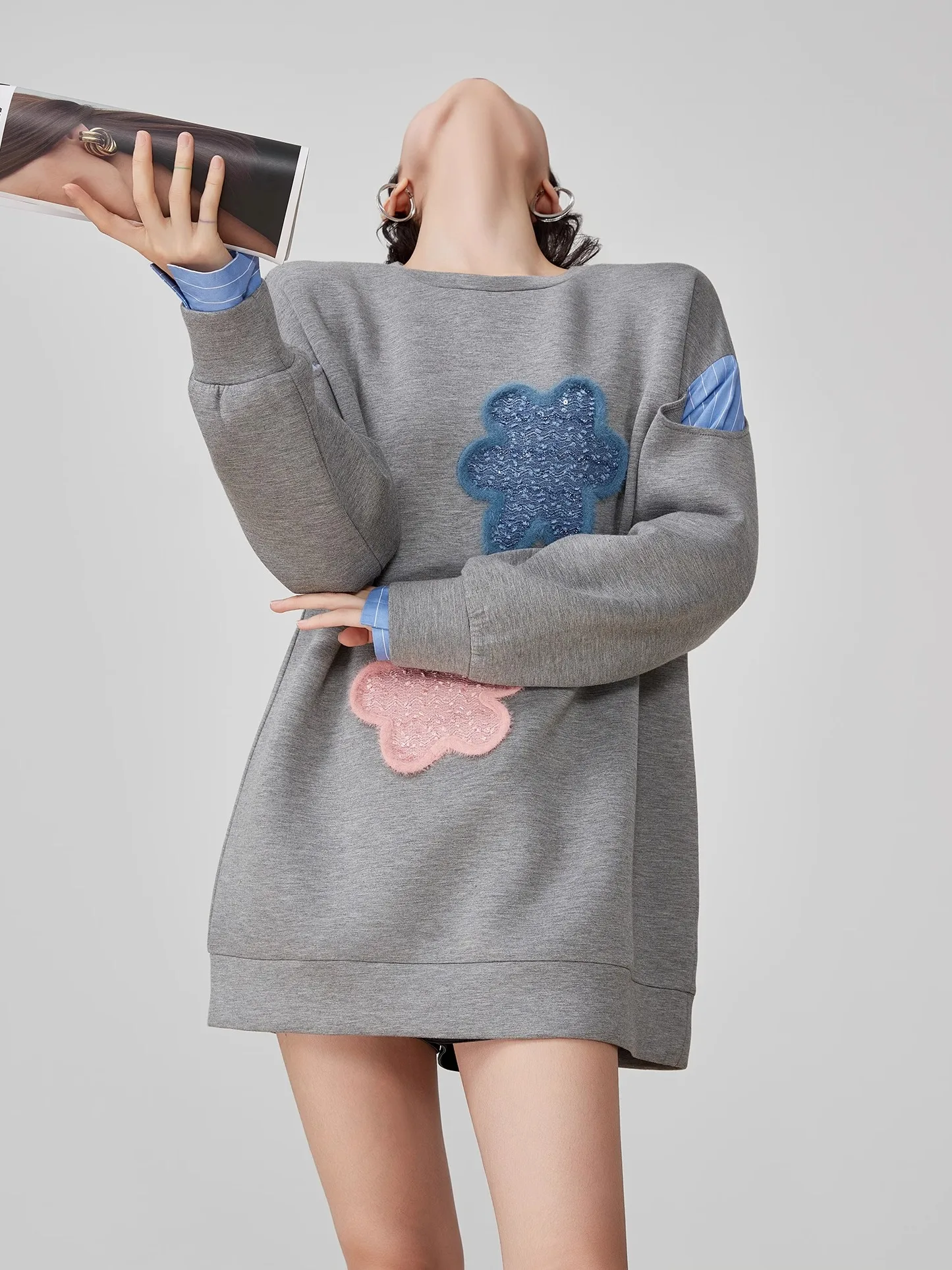 

Женская толстовка с цветочным пэчворком, свободный крой, весна 2026, модный повседневный топ с круглым вырезом и длинными рукавами