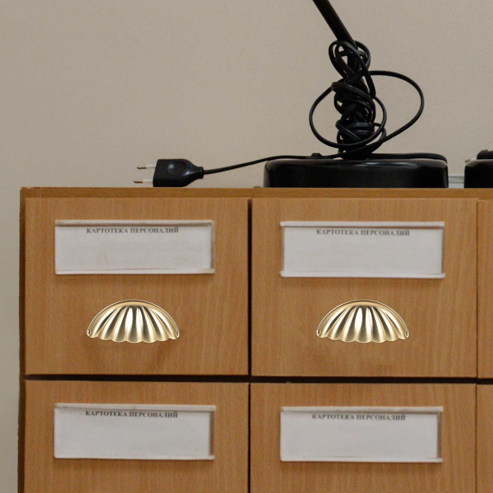 2Pcs Cabinet Door Handle Vintage Shell Shape Furniture Pull Handle for Drawer Dresser Wardrobe Metal Cabinet Accessory