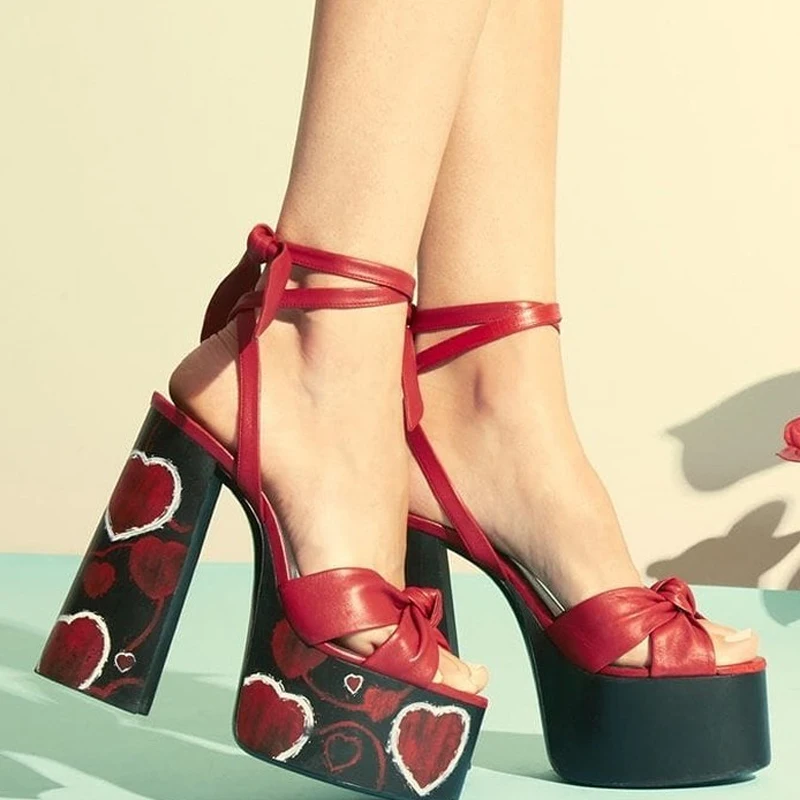 

Женские сандалии на платформе с открытым носком и шнуровкой Love Heart, лето 2026, красно-коричневые туфли на высоком каблуке на толстом каблуке для женщин, модная роскошная обувь