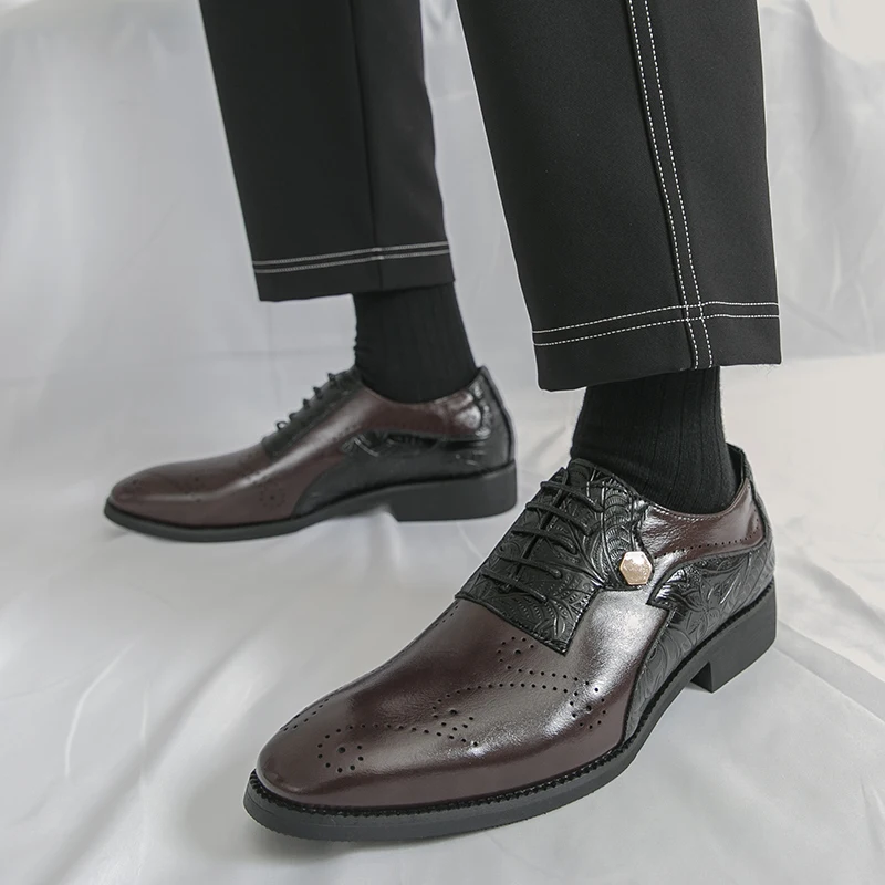

2025 New autumn British-style business formal lace-up casual shoes Brock carved fashionable and trendy leather shoes for men
