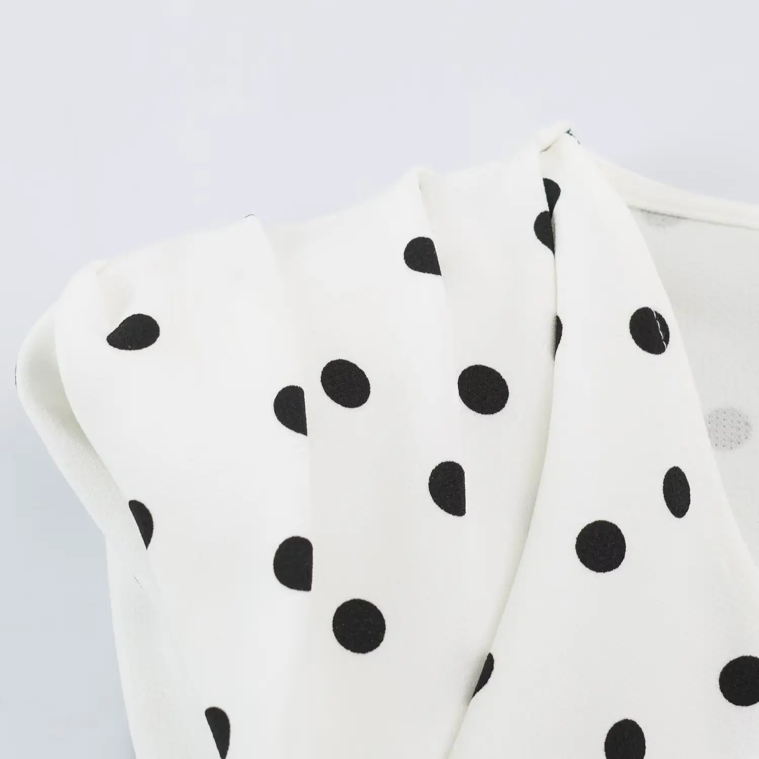KASLEAD New Women's Simple Shoulder Pad Polka Dot Top V-neck Polyester Fiber Summer 2026 Single Wear Regular Length