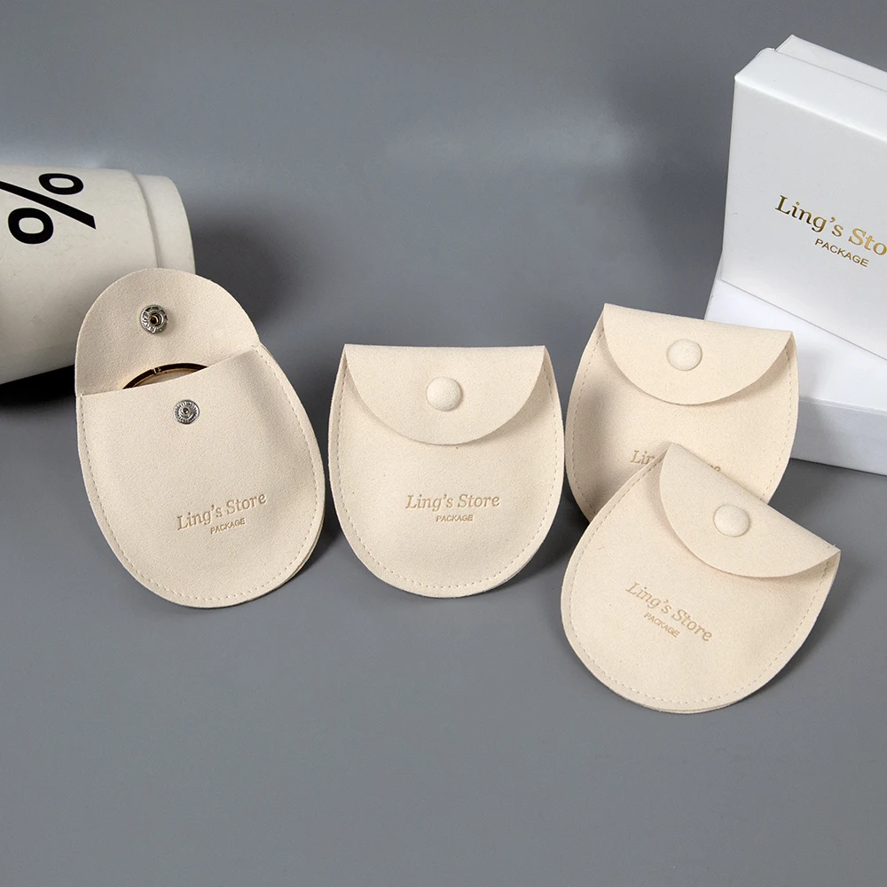 

50/100Pcs Custom Logo 7.8x8.5cm Beige Microfiber Ellipse Jewelry Snap Bag Wedding Favors Mini Gift Organizer Keychain Coin Pouch