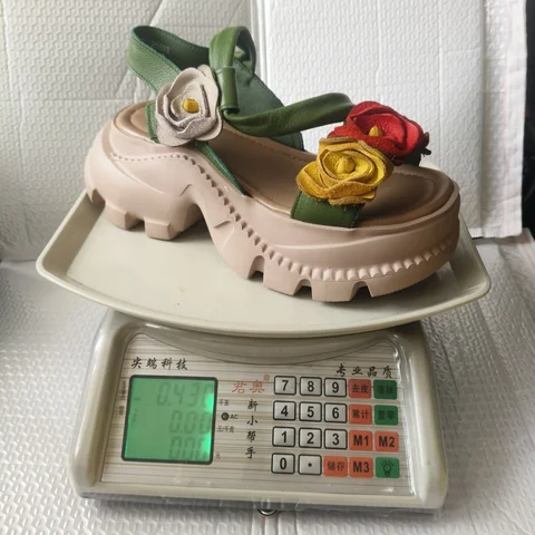Женские туфли-лодочки Myjyjz из натуральной кожи, 7 см, удобные, в стиле Мэри Джейн, с крючками, этнические, люксовые, с ажурным цветочным узором, на платформе, на танкетке