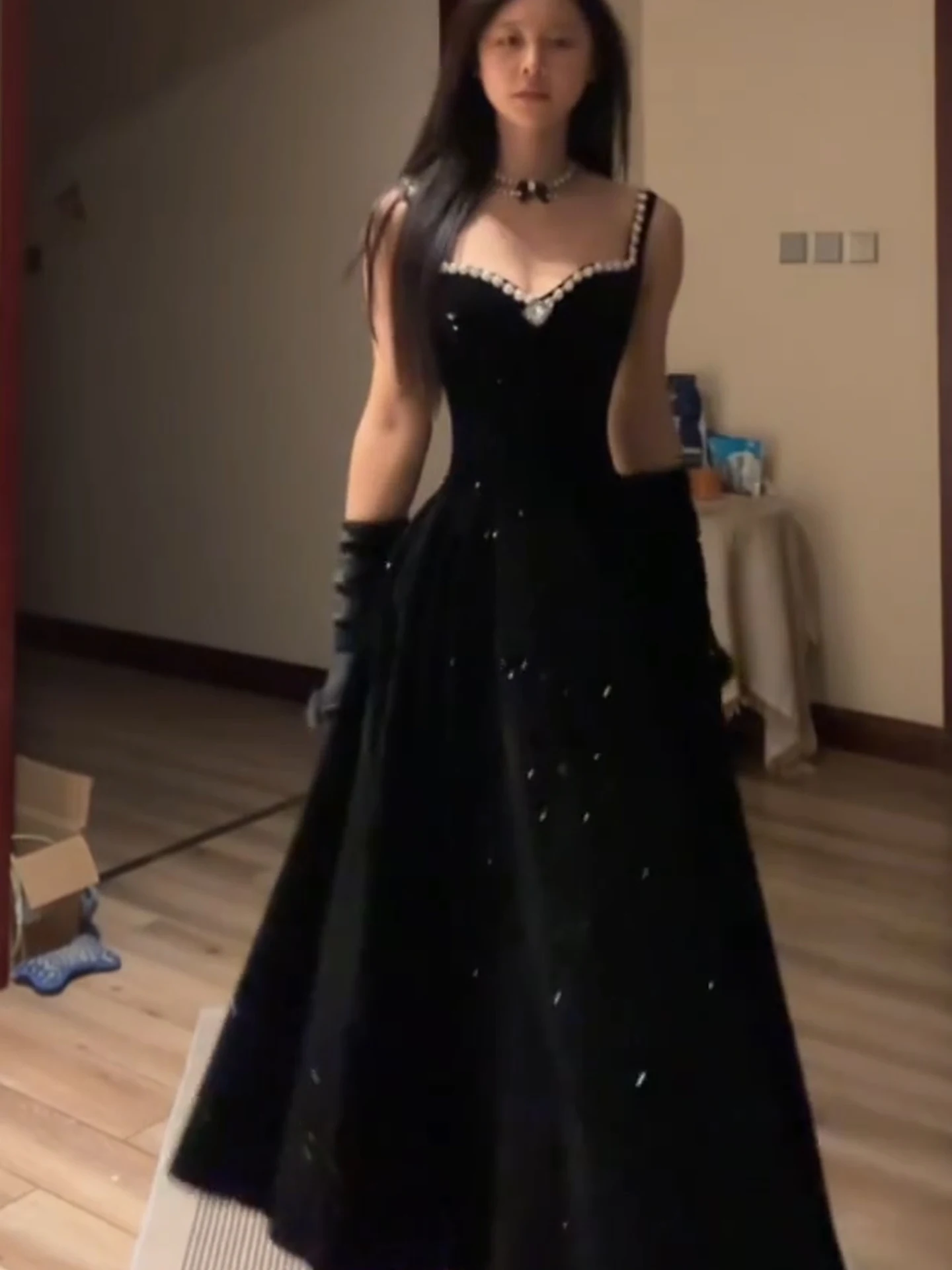 Keni plus Size Pure Desire V-Neck Embellished Diamond Evening Gown Women Winter Slightly Plump Lady High-End Feeling Dress