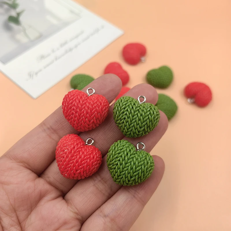 10 Stück süße grüne rote Herz-Charms für Schmuckherstellung, Kawaii-Harz-Anhänger, flache Rückseite für Schlüsselanhänger, Ohrringe, C1595