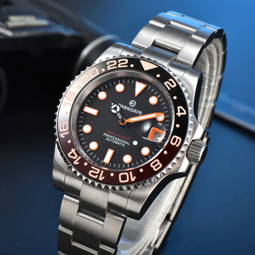 New GMT Dive Watch for Men Luxury Retro 40mm Luminous Dial Orange Accents Stainless Steel Sapphire Crystal NH35 Daily Watch