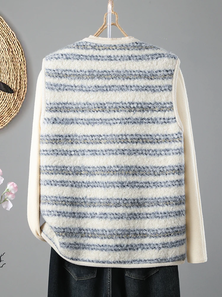 Retro Style Embroidered Plaid Lamb Fur Vest Women's Autumn Winter Slimming V-Neck Layering Top Warm Polyester Nylon Fabric
