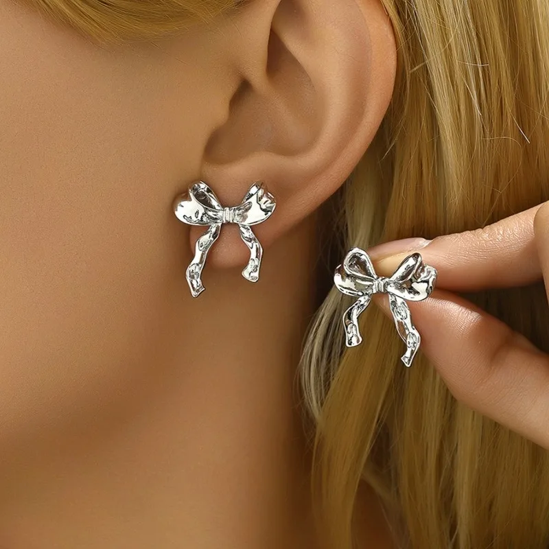 خمر غير النظامية المعادن Bowknot أقراط للنساء الحلو أنيقة الذهب اللون المرأة قرط الاذن المرصع مجوهرات الحفلات هدايا العيد