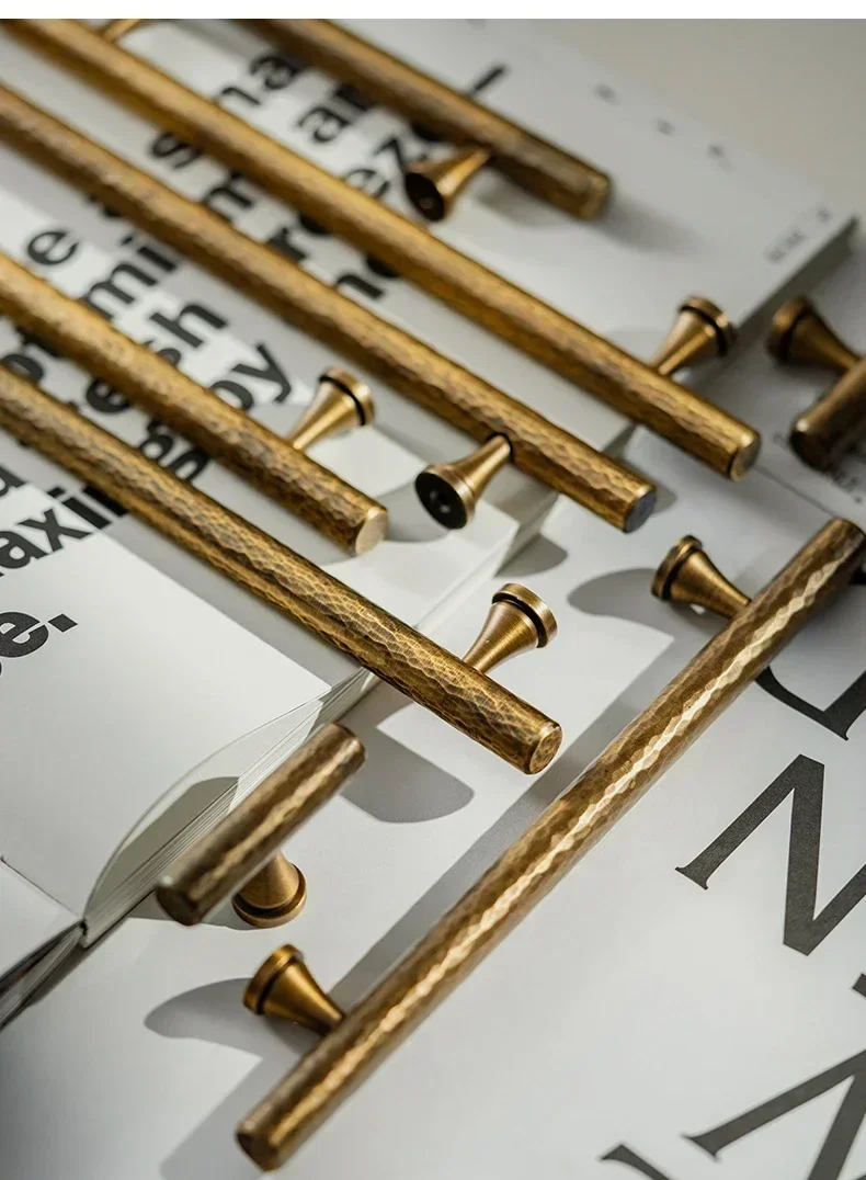 Nordische Massivmessing-Schranktürknöpfe und -griffe, Retro-Bronze, handgefertigte Möbel-, Schrank-, Garderoben-, Schubladen-Zuggriffe in T-Form – Detail 15