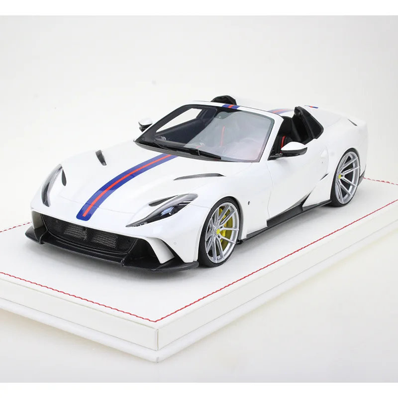 

1: 18 Simulation Sports Car Resin Model Novitec 812 GTS Racing Boy Esports Study Decoration Gift Sports Car Ornament five color