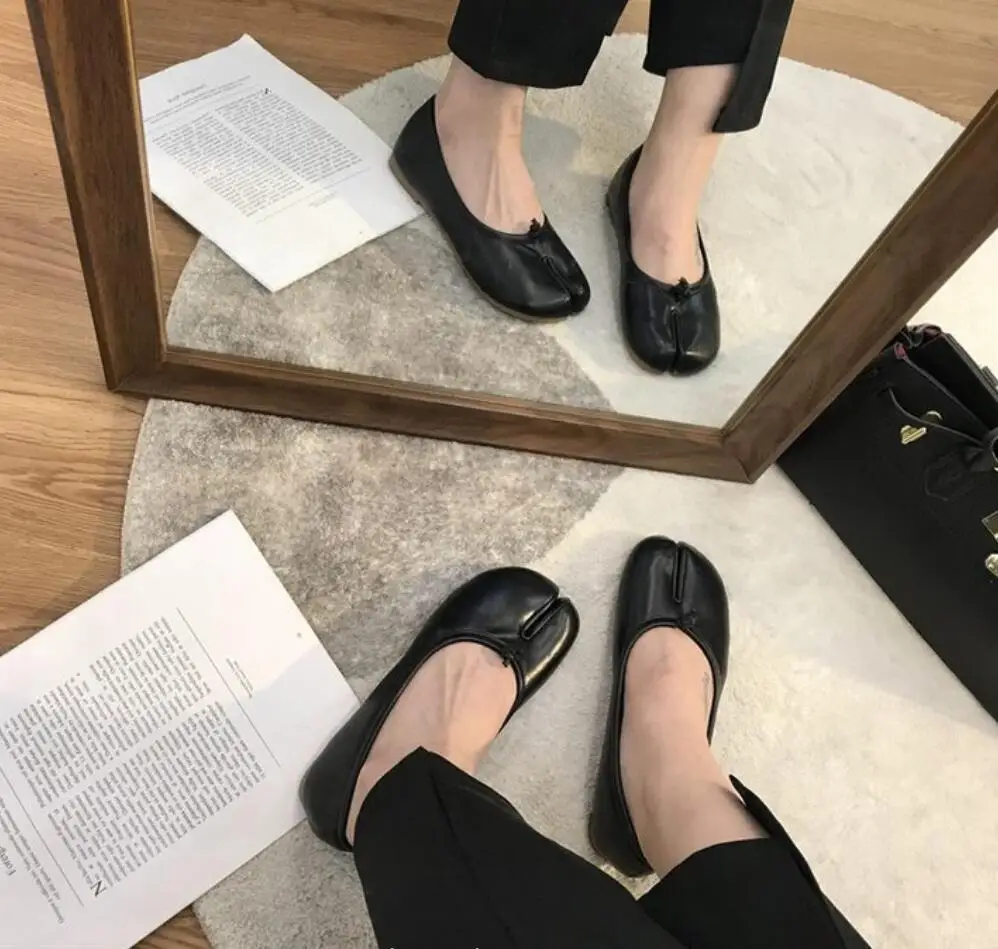 

Women's Designer Tabi Flats Casual Fashion Slip On Split Toe Ballet Shoes Summer Flats Shallow Driving Shoes 2026 New Loafers