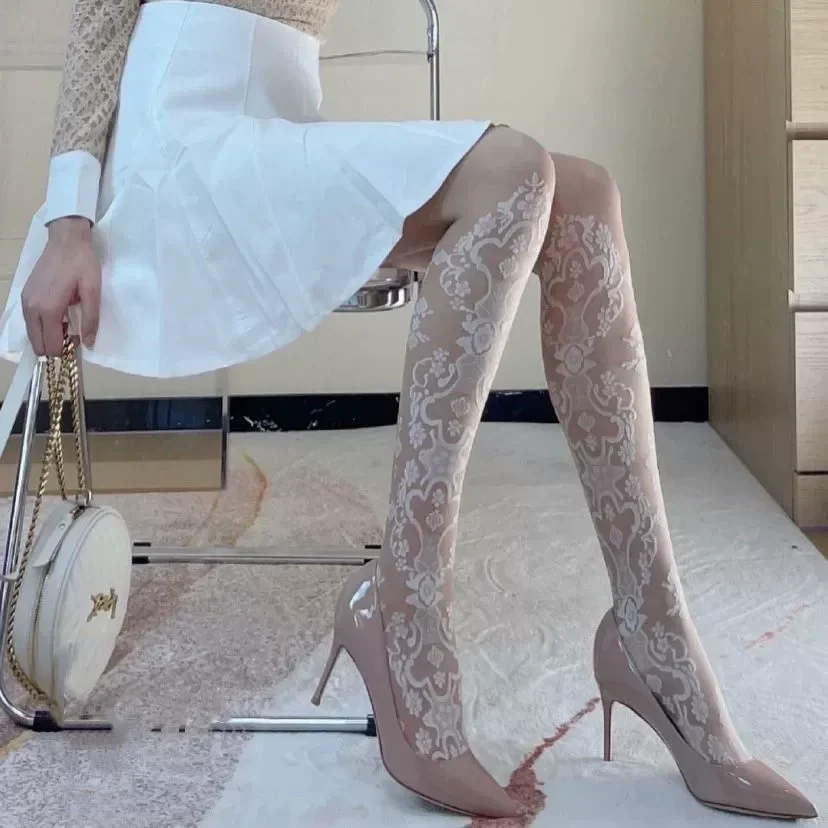 الحرير الأسود الجوارب الطويلة للنساء الرغبة النقية الأبيض لاسي الجوارب لوليتا نمط الخريف المألوف تنوعا جوارب أنبوبية طويلة