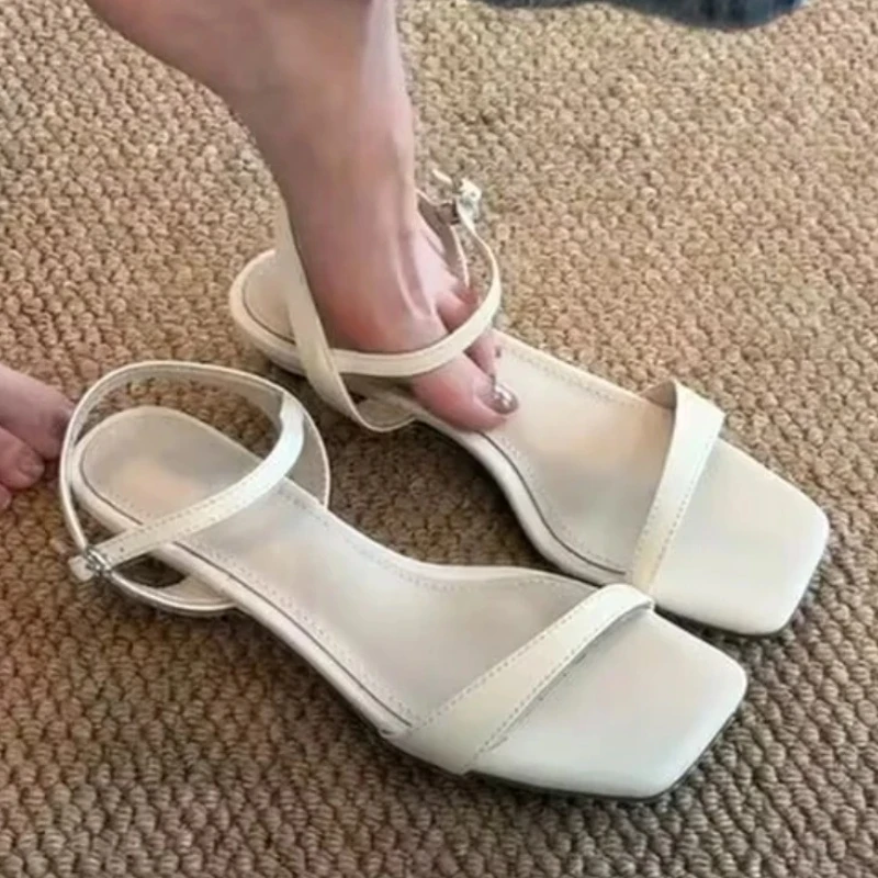 

Женские сандалии на плоской подошве, модная обувь, летние повседневные тапочки, элегантные пляжные шлепанцы 2025 года, новые трендовые прогулочные сандалии Mujer De Sandalias