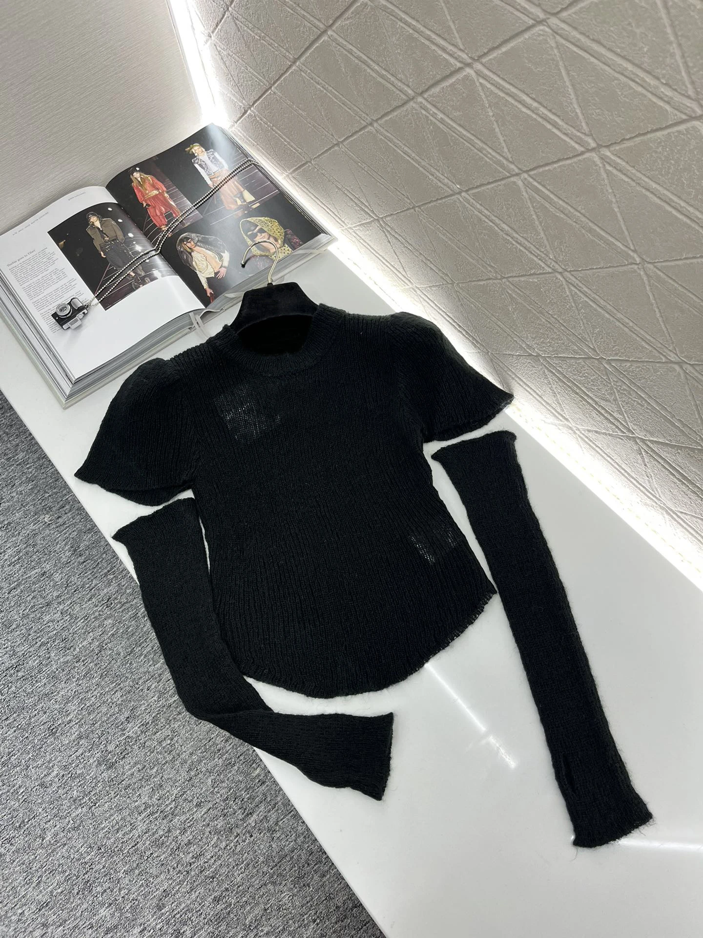 

Short sleeves Cuffed design Fashionable temperament Slim and thin Soft and comfortable Casual 2024 women's new hot