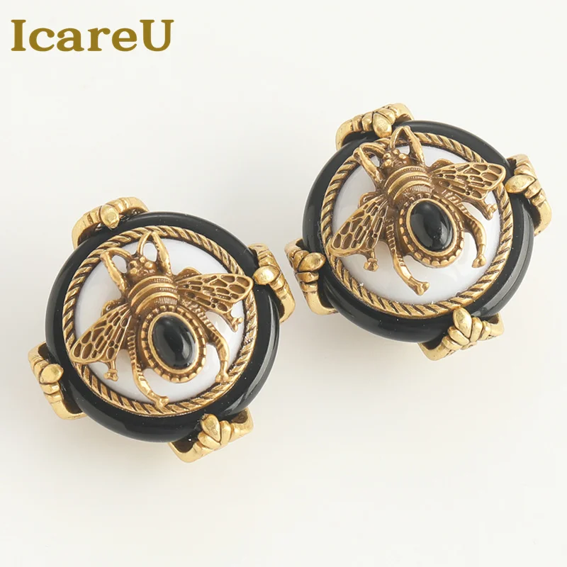

Vintage Honey Bee Black Agate Moth Earrings Gothic Natural Resin Antique Gold Color Luxury Brand Quality Accessories For Woman