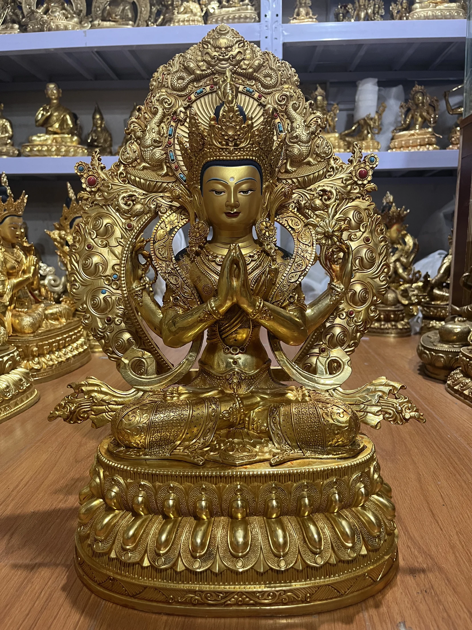 Одна фута, пять ремесел Xizang, тибетская зимняя медь, позолоченная четыре руки, статуя Будды Гуаньинь, орнамент, бытовой Бодхисаттв Гуаньинь