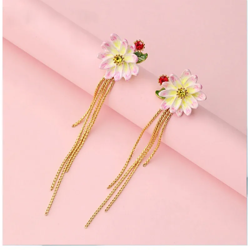 

Bohemia Style Hand-painted Enamel Pink Water Lily Flower Ear Clip Personalized Long Chain Tassel Sweet Gentle Earrings for Women
