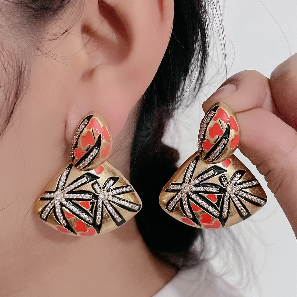 Middle aged vintage European and American style socialite court set with zircon maple leaf colored enamel fashionable earrings f