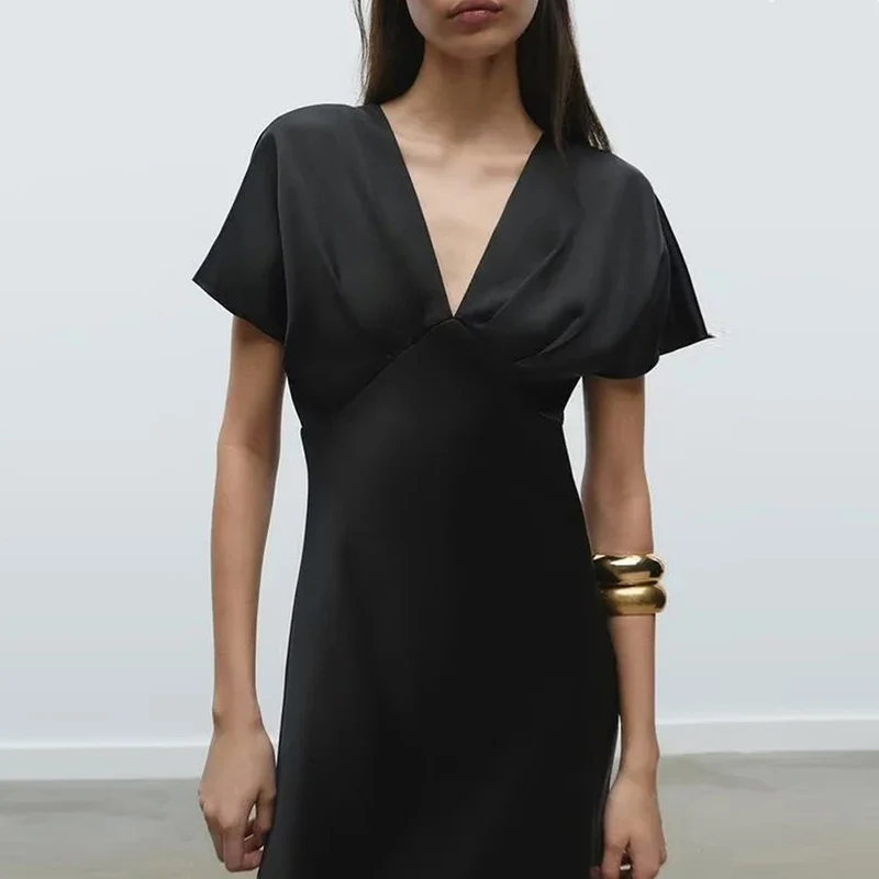 Wiosenna damska sukienka midi z dekoltem w serek, dopasowana, z jedwabiu satynowego, z włókna poliestrowego 00%.