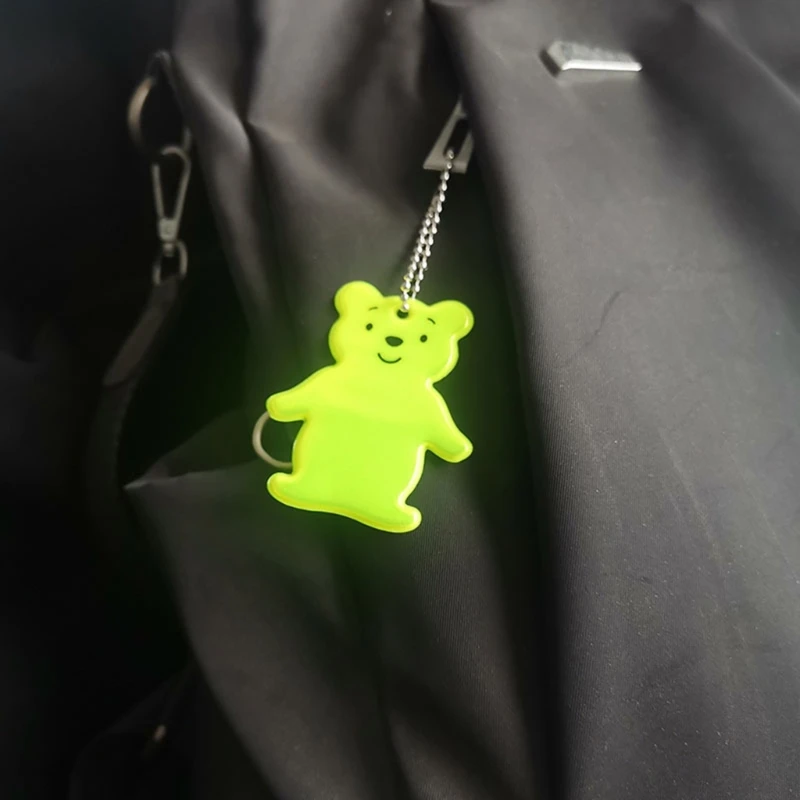 QM82 Reflector Pendant, Cute Bear Pedant Child Safety Reflector Pendant for School Bag, Wheelchair, Bicycle and Running