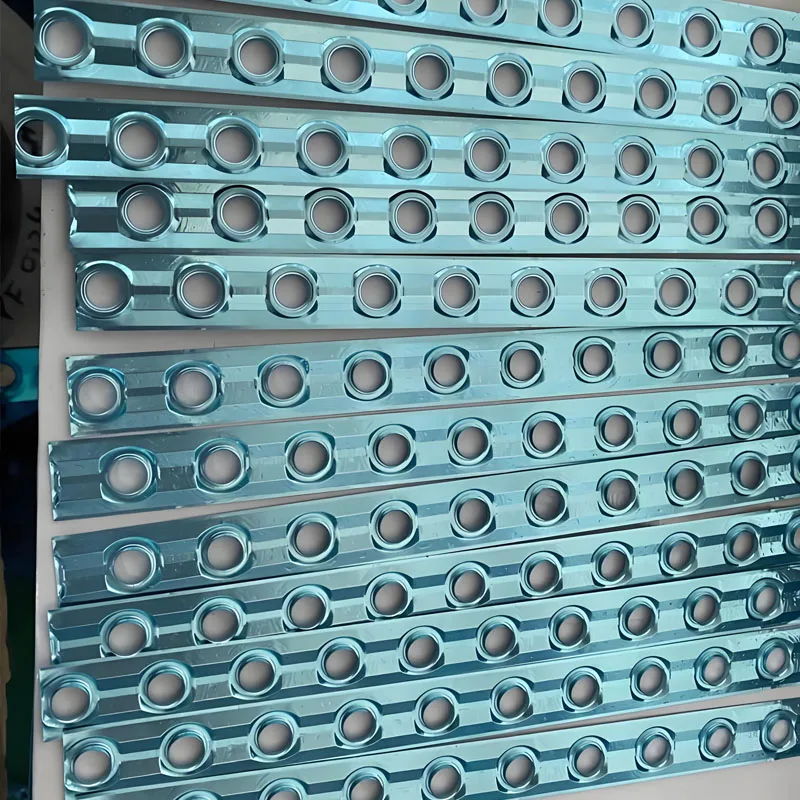 Verdampfer-Transformator-Kühler zur Herstellung von Wellpappe-Aluminium-Flossen-Pressformmaschinenlinie