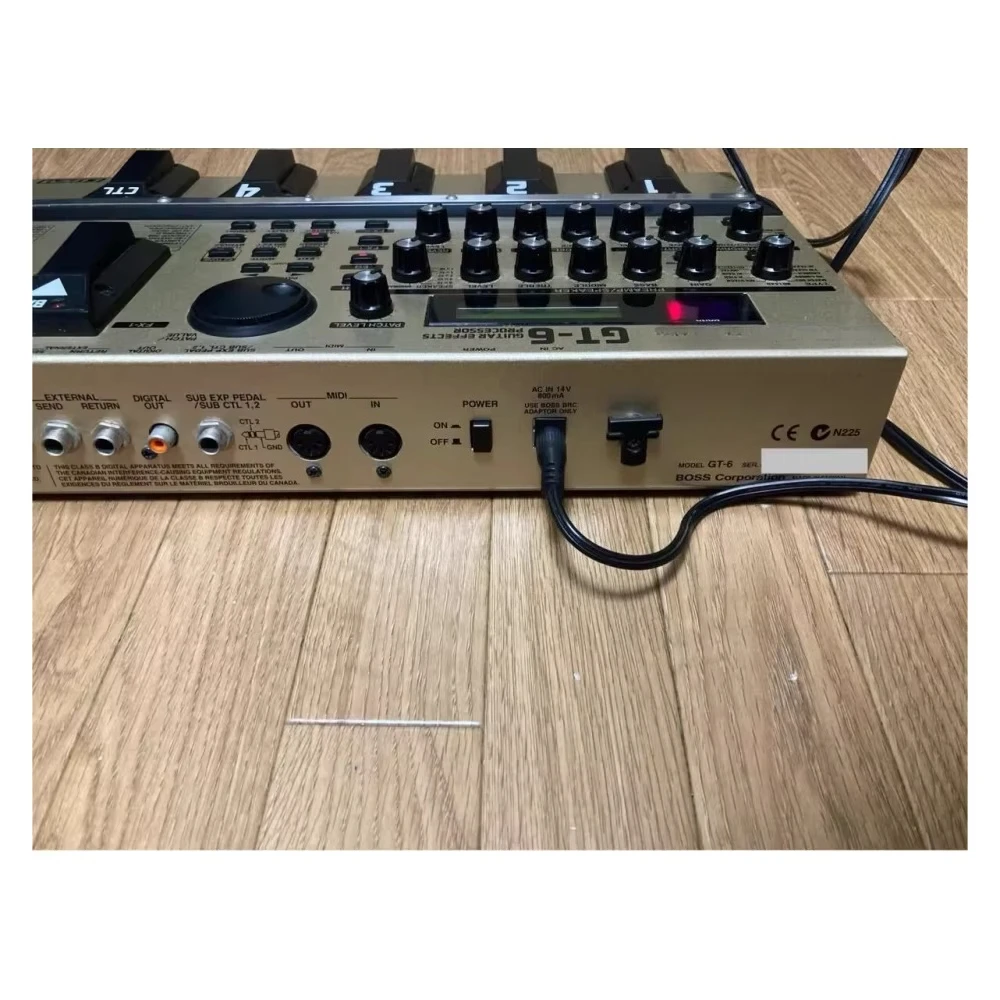 เอฟเฟคกีตาร์ Boss GT-6 สแตนเลส สำหรับกีตาร์เบสและกีตาร์ไฟฟ้า สภาพ 95% มือสอง อุปกรณ์เสริมเครื่องดนตรี