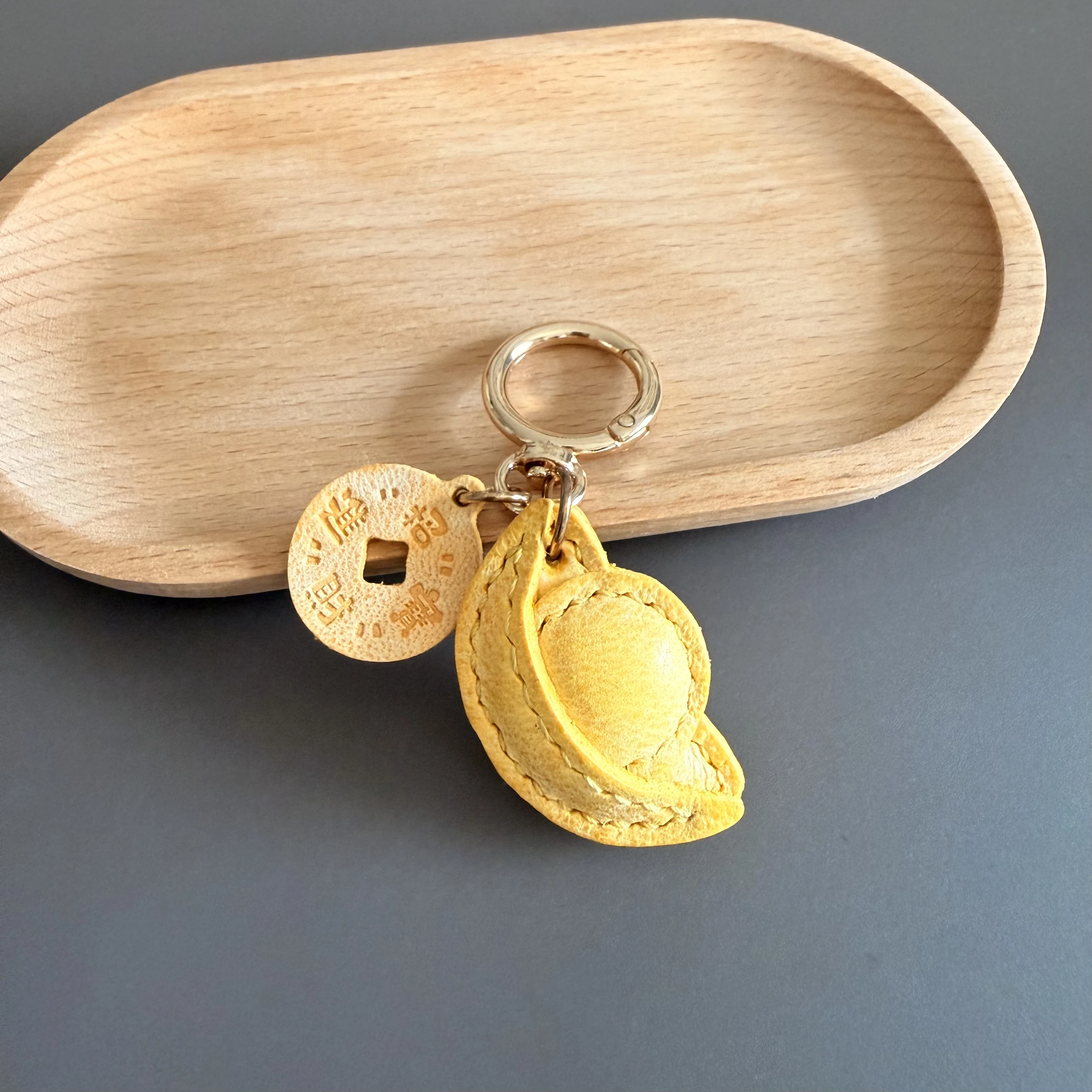 Shoe-shaped Gold Ingot Creative Handmade Cowhide Keychain Bag Charm Adorable Pendant Wallet Bag Accessory Trendy