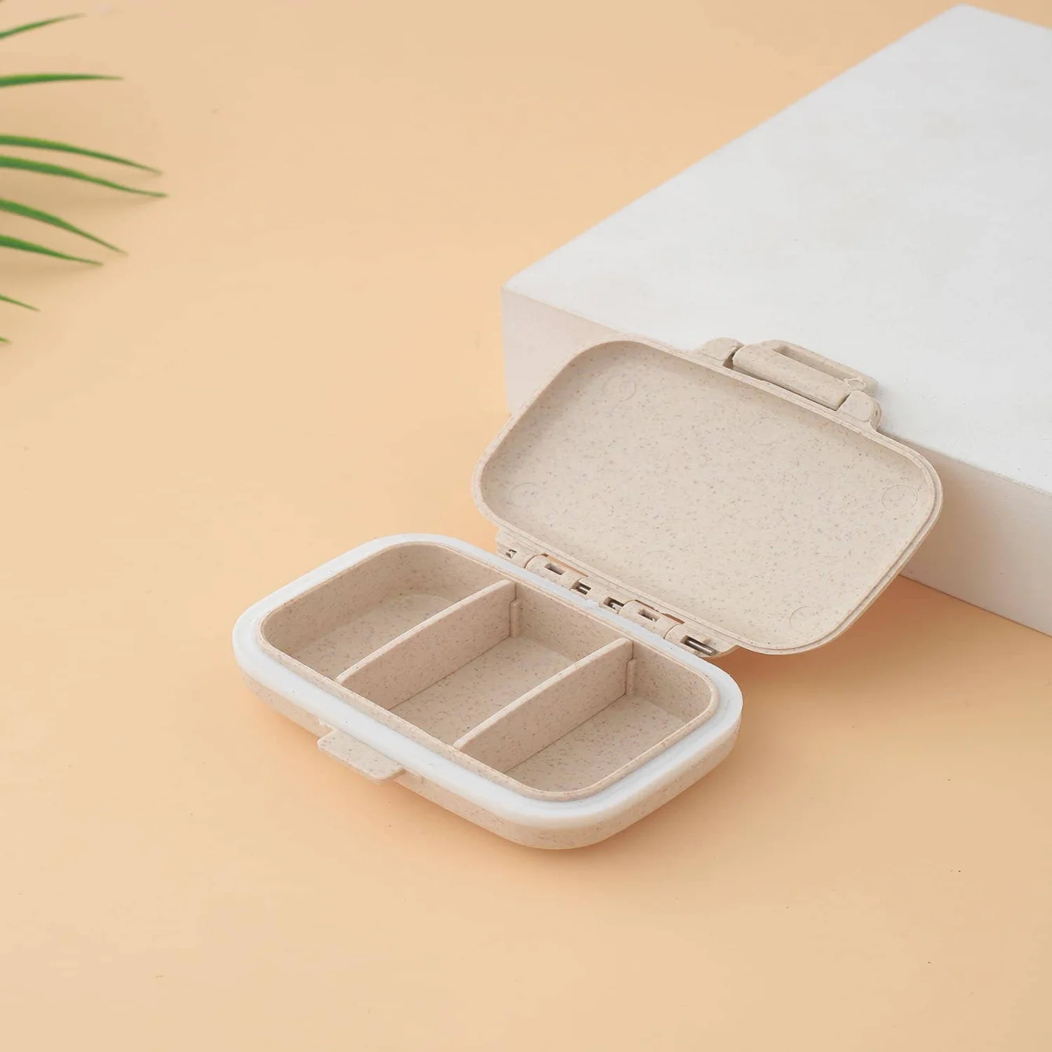 

3 Compartments Portable Pill Box With Sealing Ring, Wheat Straw Medicine Organizer For Travel, Use Pill Case Pill Organizer Pil