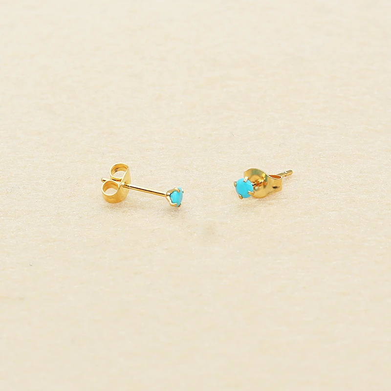 Minimalistische Ohrringe aus Edelstahl, 3 mm Zirkonia-Ohrstecker, luxuriöser minimalistischer Schmuck für Damen, Nadelstärke 0,8 mm. – Detail 1
