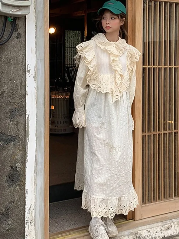 레트로 코트 스타일 속이 비치는 자수 주름 밑단 디자인 텍스처 벨 슬리브 드레스 여성 패션 가을 시크 드레스