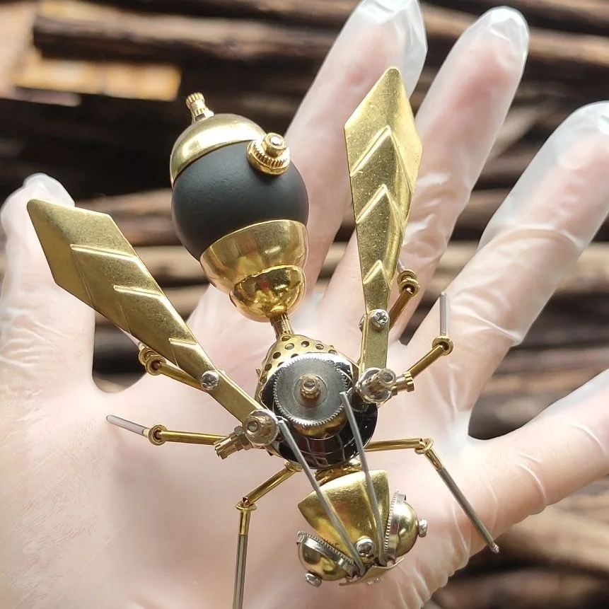 

3D steampunk Hornet mechanical insects metal handmade DIY Assembled toy crafts model ornaments - Finished Product