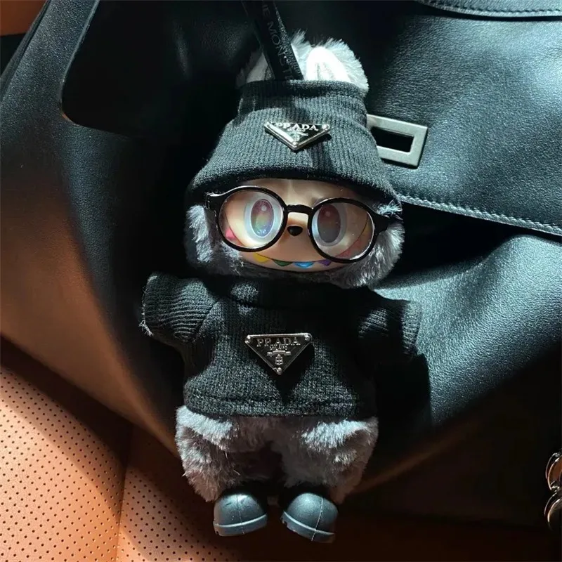 Pakaian Sweater Segitiga Terbalik Warna Solid Untuk Boneka Labubu Set Pakaian Mewah Klasik Kalung Mutiara Sepatu Kacamata