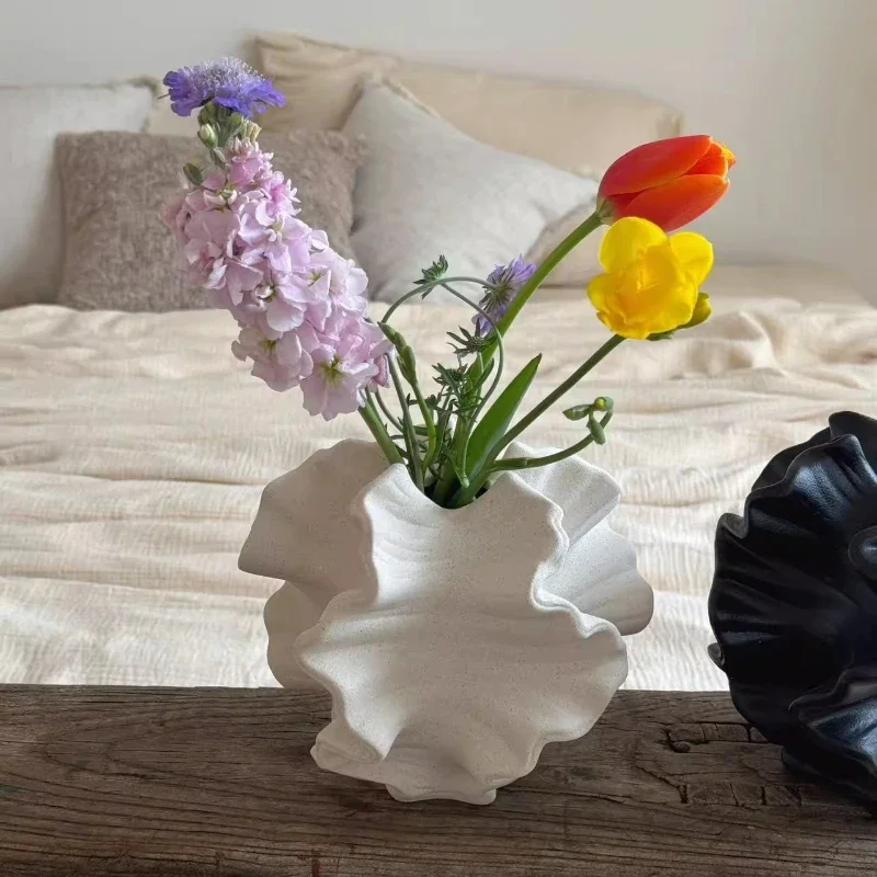 Ceramic Vase Folded and Wrinkled Irregular Buds Flower Vase Flowerpot Wave-like Folds Vases Home Decoration Accessories