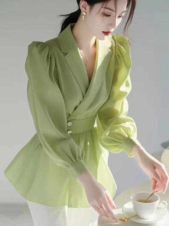 

Женская модная блузка с V-образным вырезом, утягивающая талию, свободного кроя, из полиэстера, на пуговицах, для повседневной носки