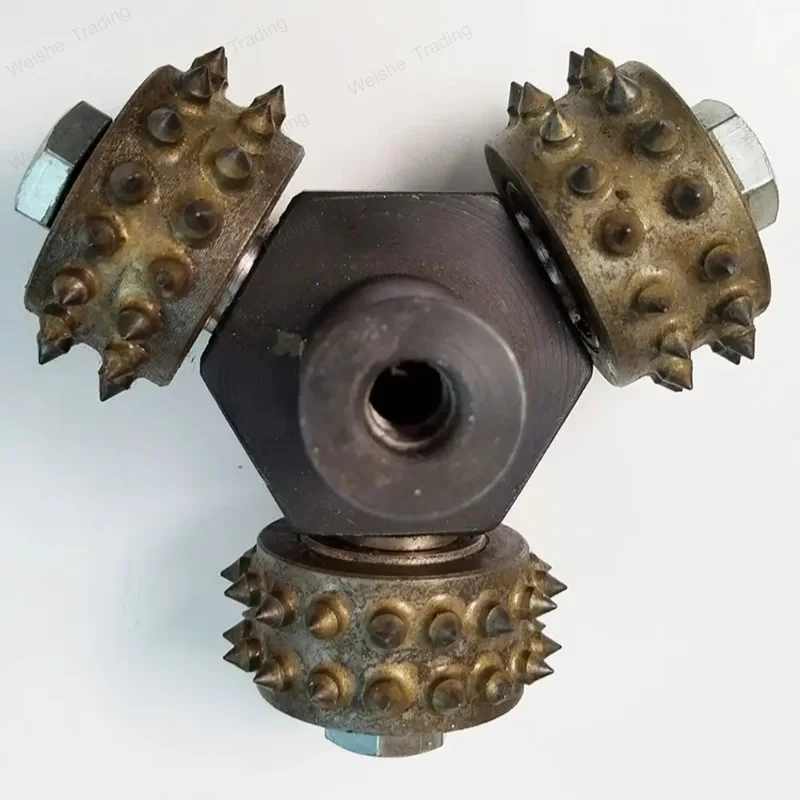 

Diamond 3 Heads Alloy Bush Hammer Litchi 3-Rollers For Grinding And Polishing Stone Marble Granite Concrete Floor Abrasive Tool