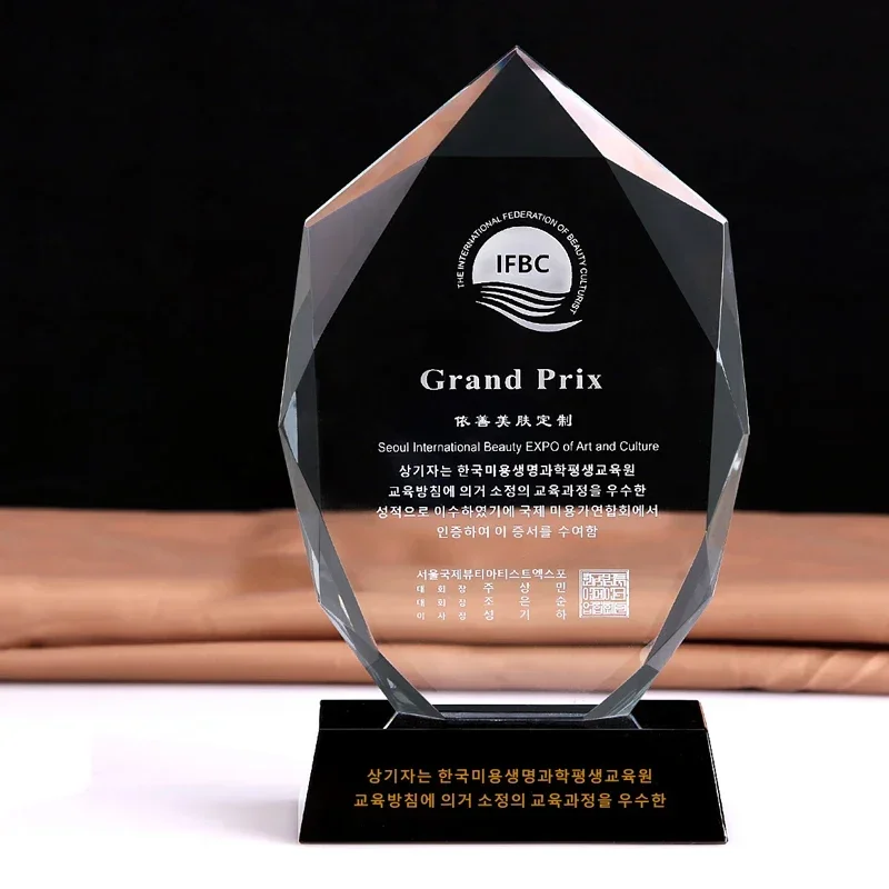 13-22cm Crystal Award Free Personalized Customized Engraving / Printing Business Graduation Season Crystal Glass Trophy Souvenir