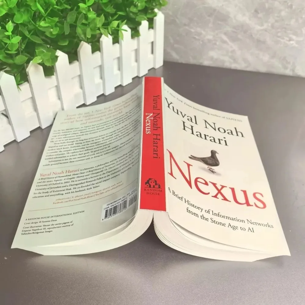 Nexus بواسطة تاريخ موجز لشبكات المعلومات من العصر الحجري إلى كتاب غلاف ورقي بالذكاء الاصطناعي باللغة الإنجليزية