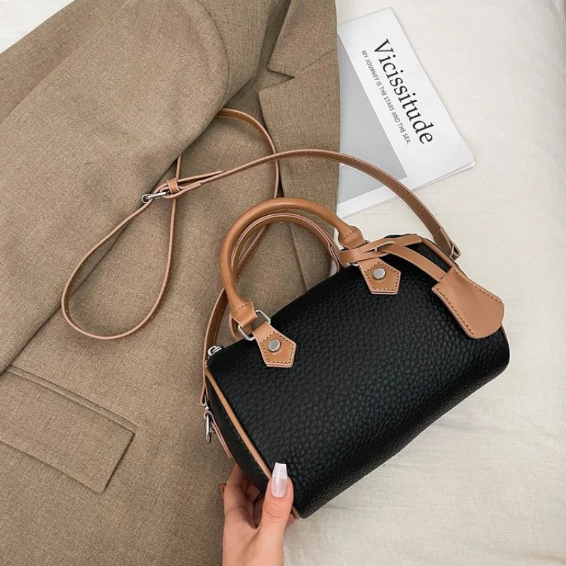 

Popular Women's Shoulder Bag Leather Material Luxury Brand Famous Designer Timeless Elegant With Long Strap