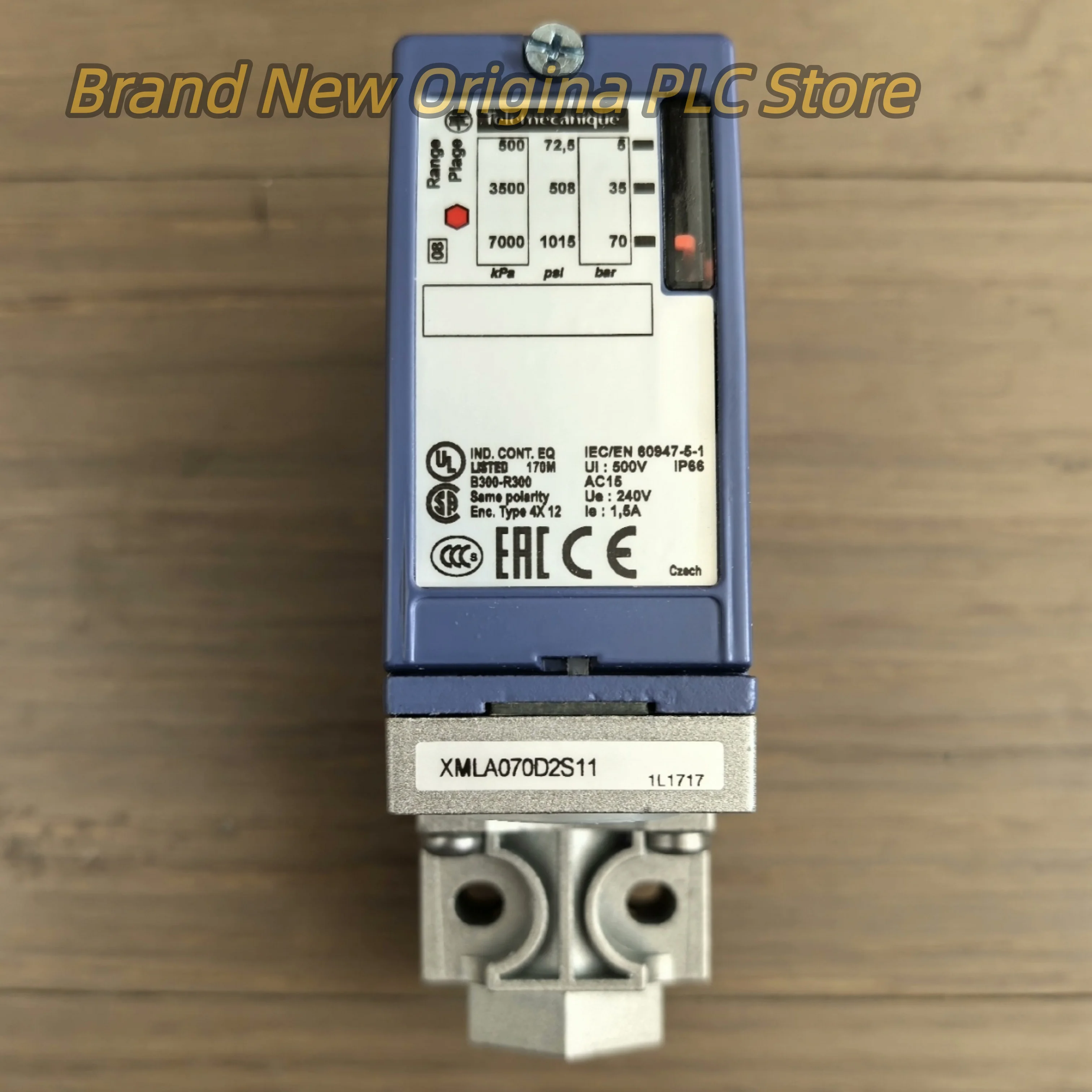 Brand  XMLA070D2C11 Pressure switch  new  XMLA070D2S11 5-70 bar