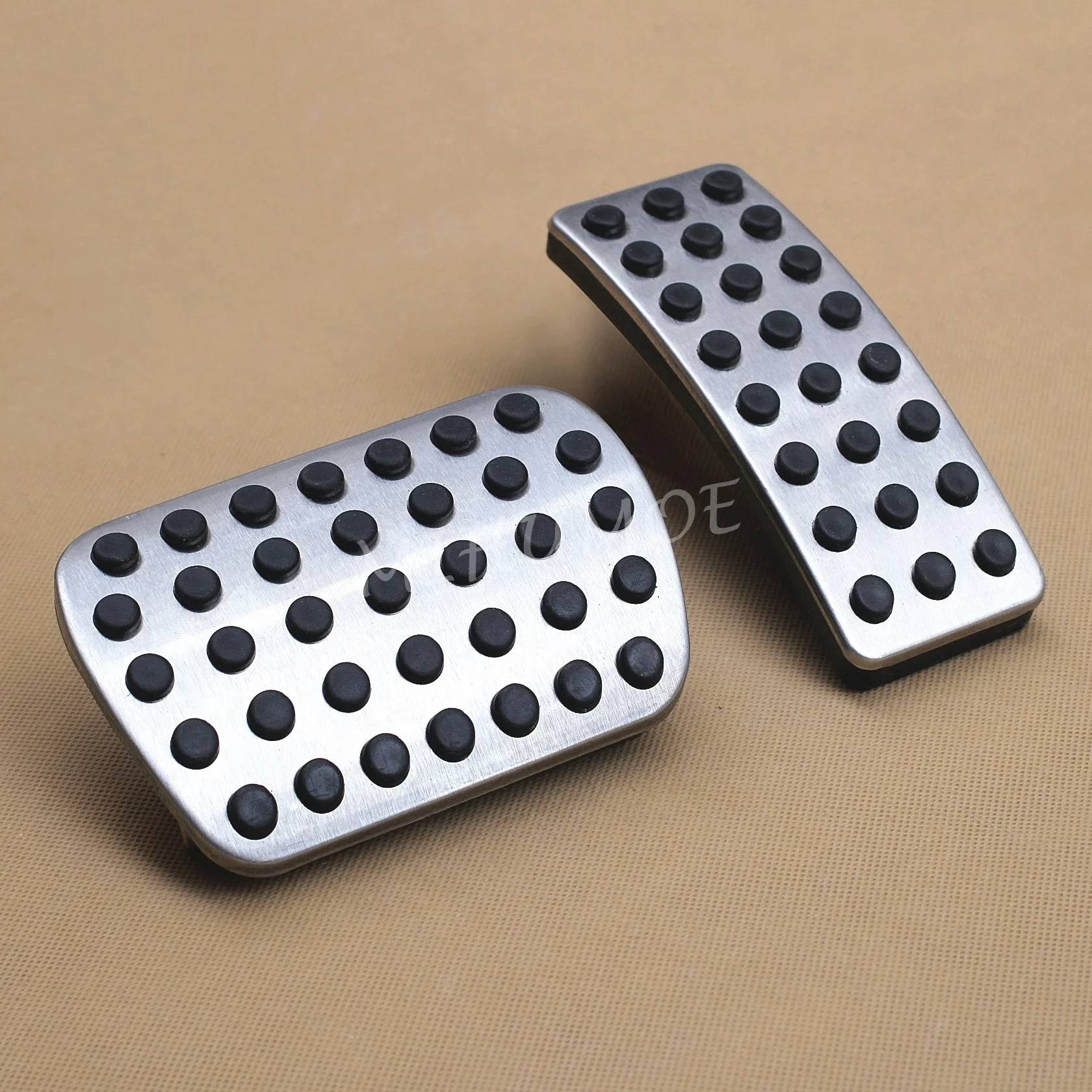 الفولاذ المقاوم للصدأ الغاز بدال فرامل وسادة يغطي لمرسيدس بنز A B GLA CLA M GLE GL GLS الفئة W176 W246 X156 C177 W166 C292 X166