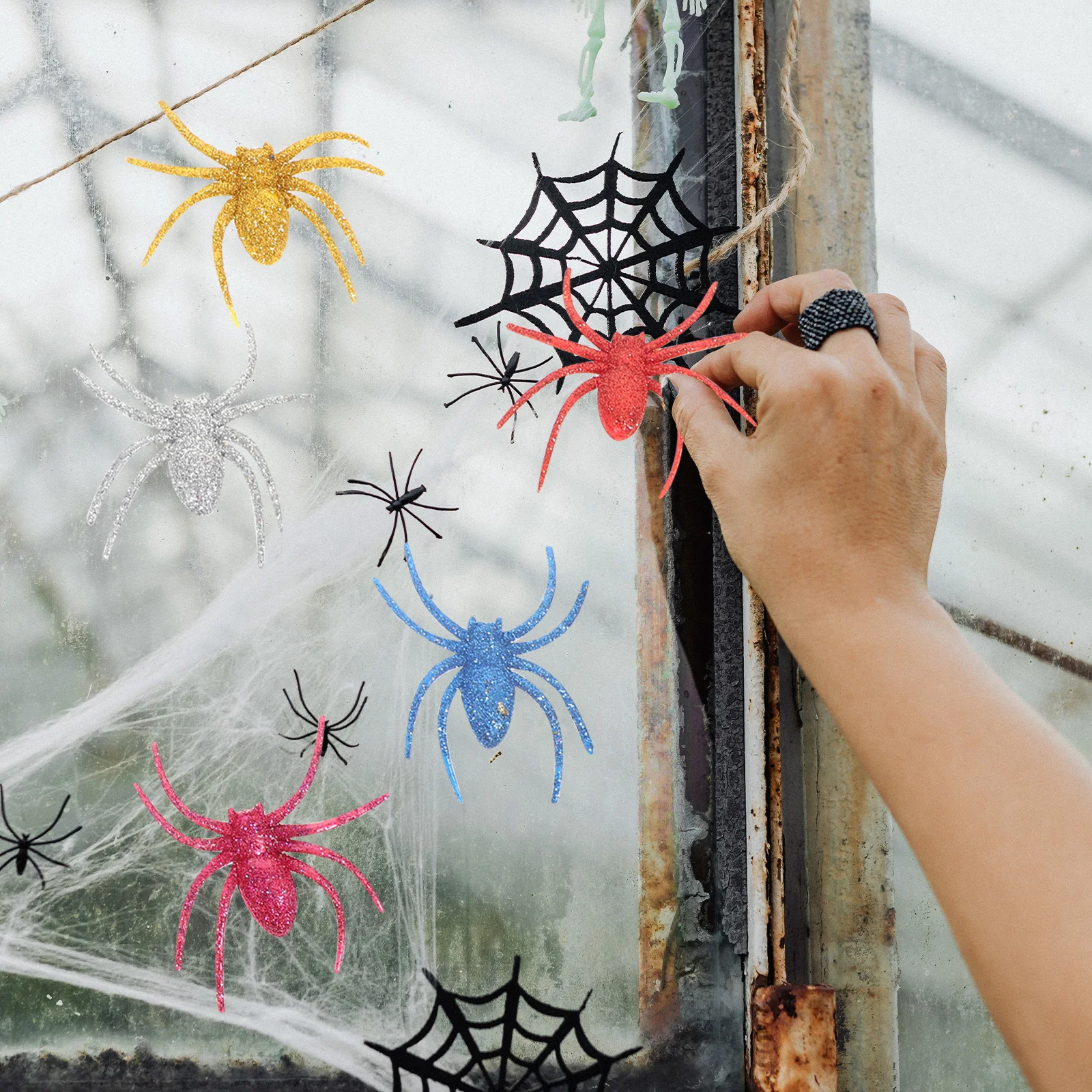 

20Pcs Halloween Decoration Realistic Spider Ornaments Glitter Party Favors Scary Home Decor Props Spider Decorations