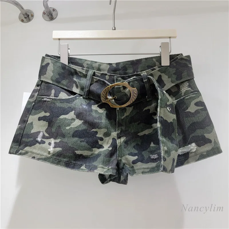 Low-rise Denim Shorts with Belt, Perfect for A Casual Look. New for Summer 2026, Ripped Denim Shorts Are A Must-have