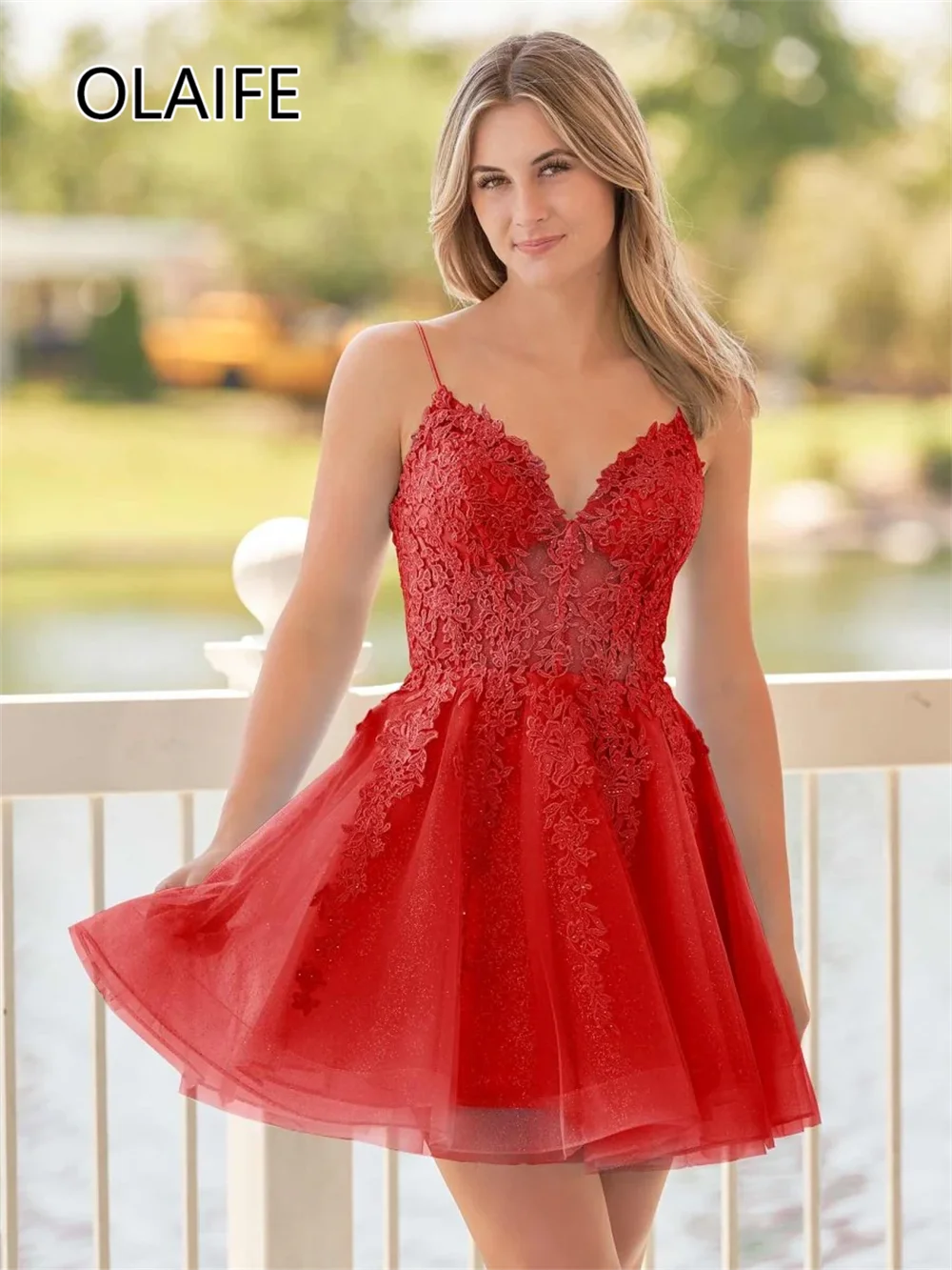 فستان ساحر لحفلات العودة للوطن من التول برقبة على شكل حرف V مع فستان كوكتيل قصير لامع من الدانتيل لفساتين الزفاف حسب الطلب