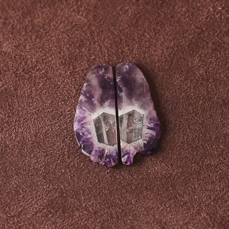 زوج من الأقراط على شكل جناح الجمشت الجيود - مكونات كريستال أرجوانية فريدة لصنع المجوهرات الحرفية 38 × 14 × 3 مم - 4.3 جم