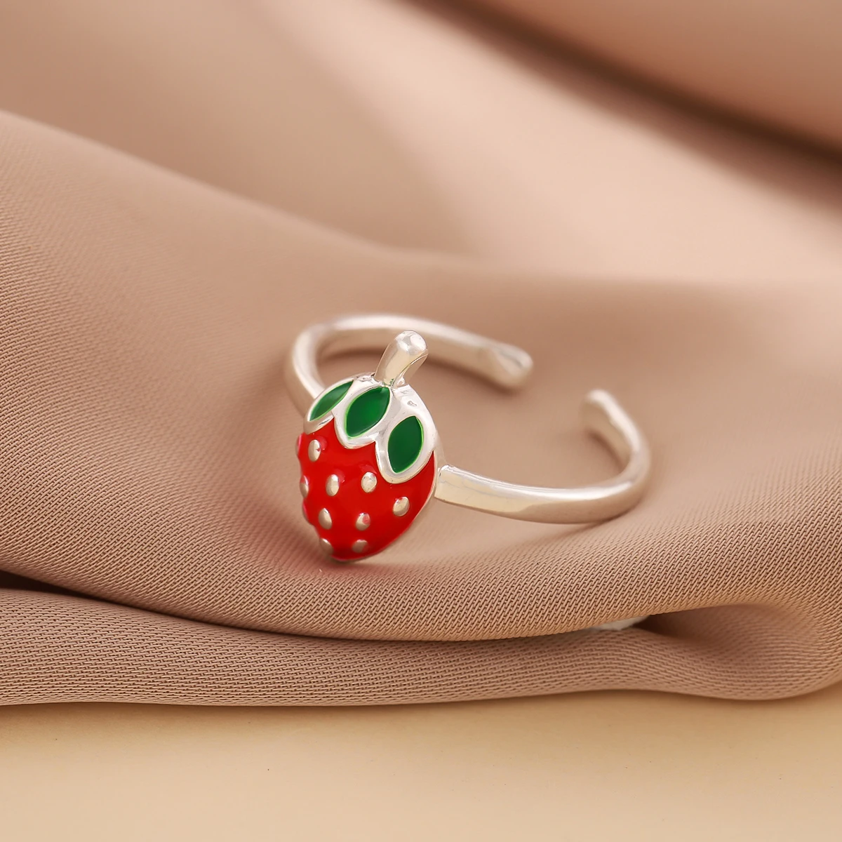 New Creative Sweet And Cute Strawberry 925 Sterling Silver Jewelry Temperament Fruit Exquisite Popular Opening Rings   R210