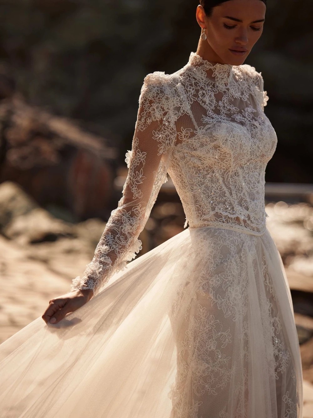 Fantasy Floral Buttons Back Wedding Dress Shiny High Neckline Lace Romantic Sheer Delicate Bridal Gown With Detachable Train