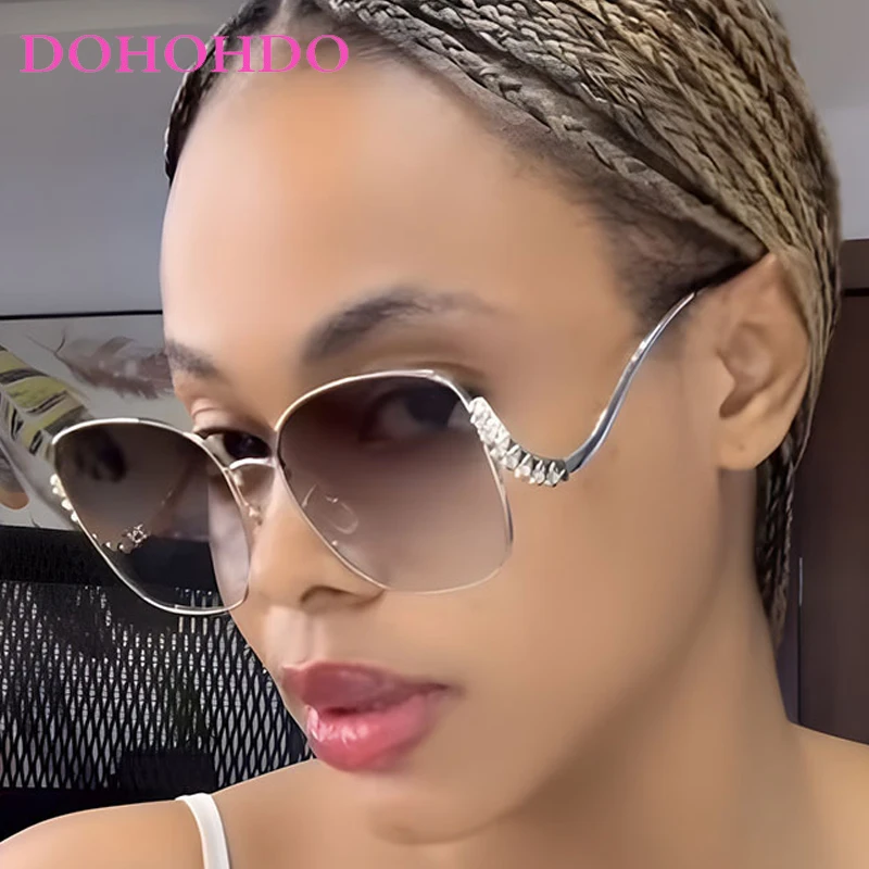 

Fashion Bent Legs With Diamonds Metal Square Sunglasses For Women Personality Brand Design Eye Glasses Men Driving Shades UV400