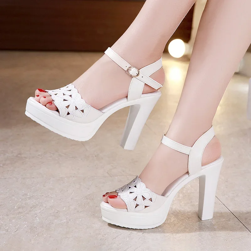 10cm Small Size 32-43 Elegant Floral Cutout Soft Leather Shoes Platform Sandals 2024 Block High Heels Sandals Office Model