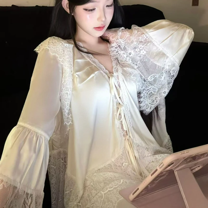 2026 ربيع الخريف مجموعة بيجامة فضفاضة كبيرة الحجم عصرية للنساء جديدة أنيقة الدانتيل بأكمام طويلة السراويل الطويلة ملابس المنزل